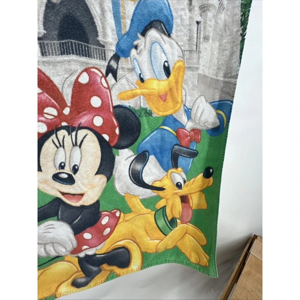 Vintage Disney Castle‎ Beach Towel Mickey Minnie Friends 100% Cotton Resort
